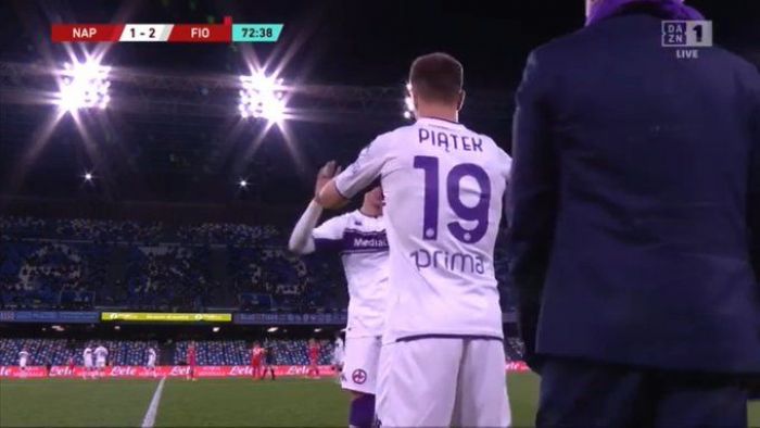 Krzysztof Piątek już zagrał w barwach Fiorentiny. Wykorzystał nieszczęście Violi z doliczonego czasu gry i strzelił gola w debiucie (VIDEO)